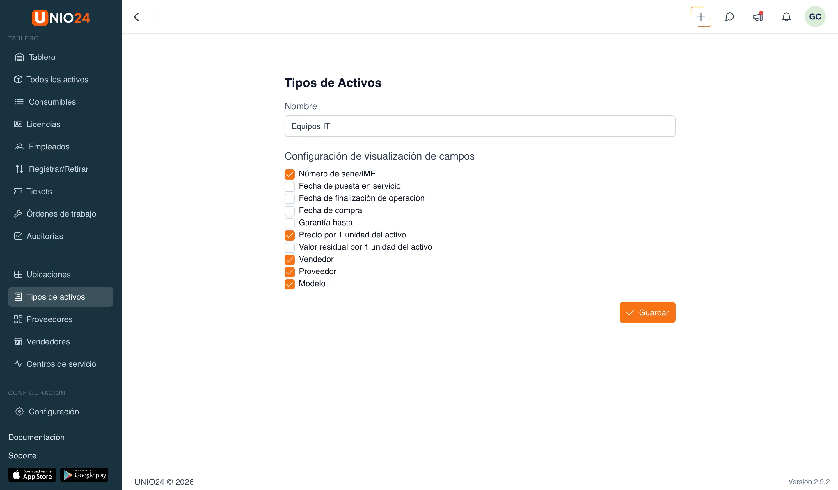 el formulario del tipo de activo «Equipos informáticos»: el campo «Nombre» y el bloque «Configuración de visualización de campos» con una lista de casillas (Número de serie/IMEI, Fecha de compra, Garantía hasta, Proveedor, Modelo y otras) y el botón «Guardar»