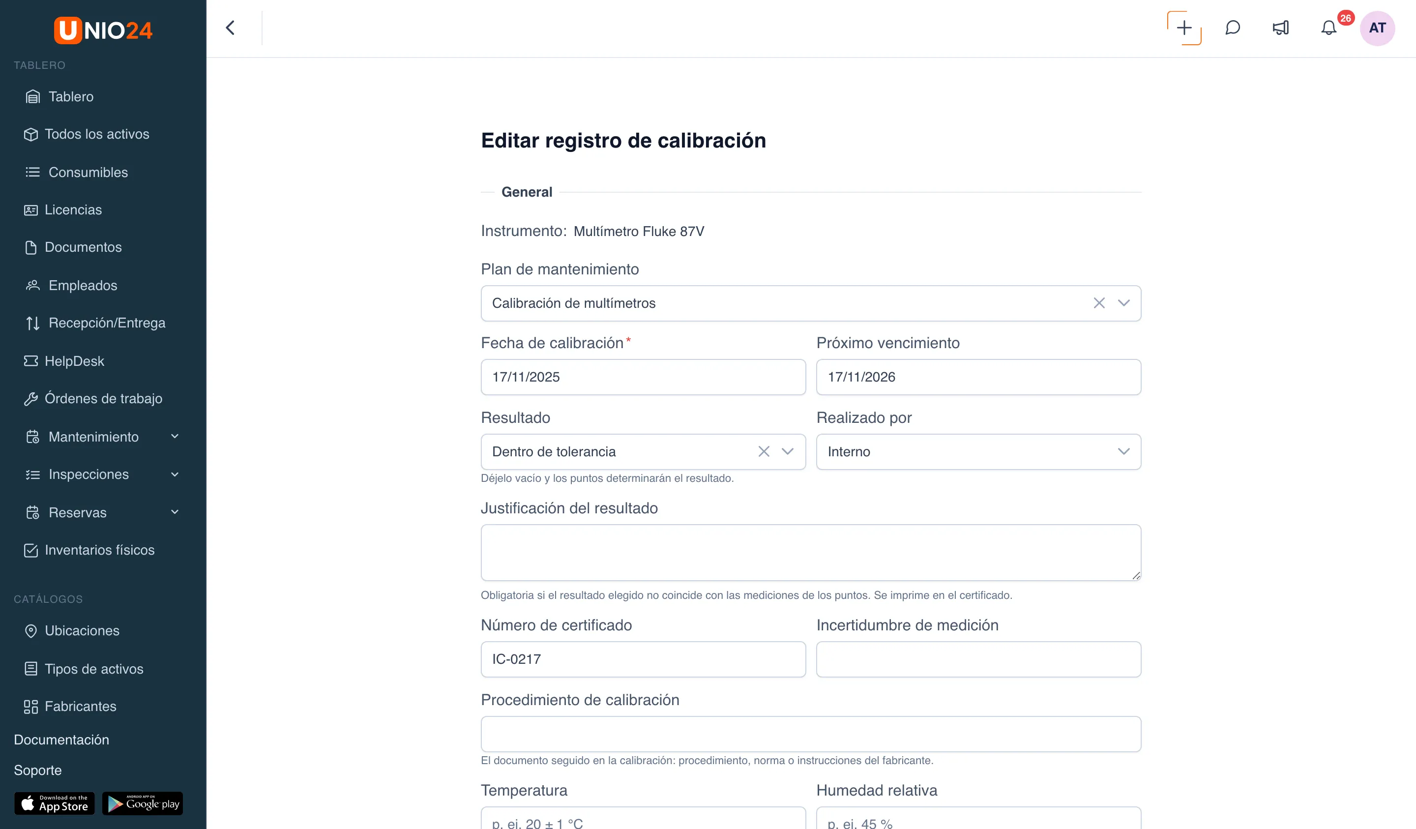 Formulario «Editar registro de calibración»: instrumento «Multímetro Fluke 87V», campos «Plan de mantenimiento», «Fecha de calibración», «Próximo vencimiento», «Resultado» con la ayuda «Déjelo vacío y los puntos determinarán el resultado», «Realizado por», «Justificación del resultado», «Número de certificado», «Incertidumbre de medición» y «Procedimiento de calibración»
