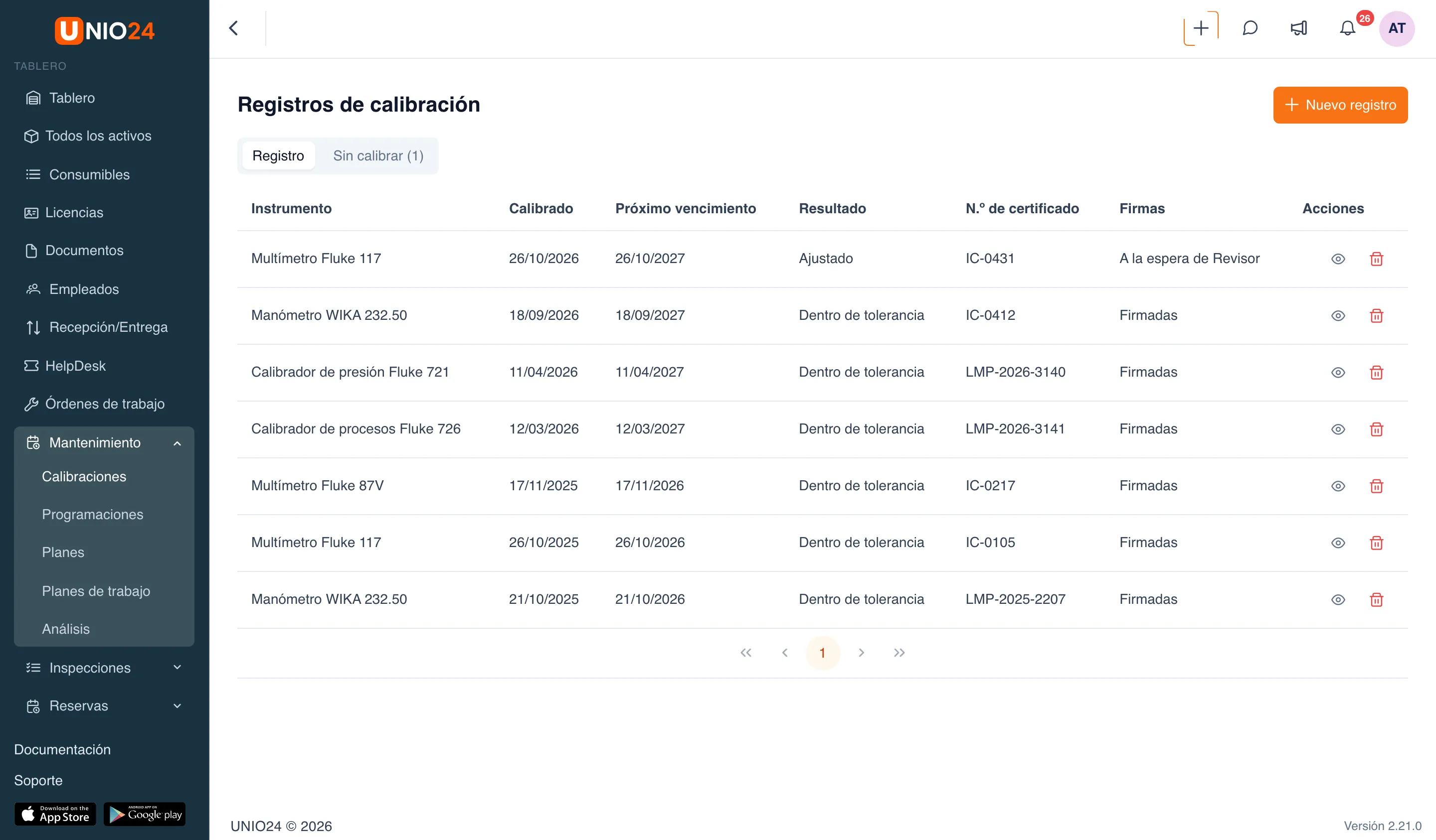 Página «Registros de calibración»: botón «Nuevo registro», selector «Registro» | «Sin calibrar» y la tabla de registros con las columnas «Instrumento», «Calibrado», «Próximo vencimiento», «Resultado», «N.º de certificado», «Firmas» y «Acciones»