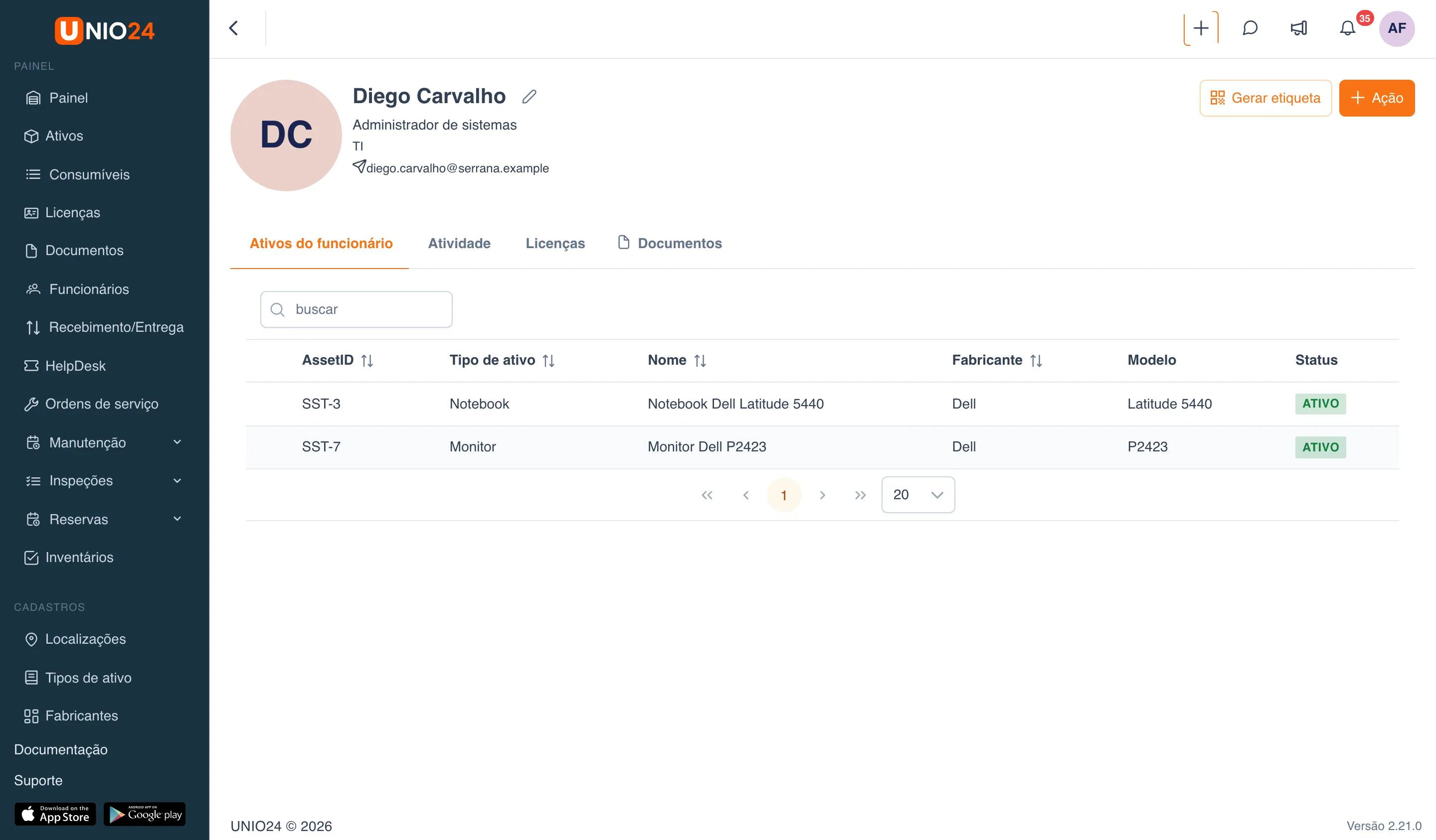 Ficha do funcionário Diego Carvalho: bloco de informações principais (nome, cargo, departamento, e-mail) e a aba “Ativos do funcionário” com a lista de ativos atribuídos e seus status