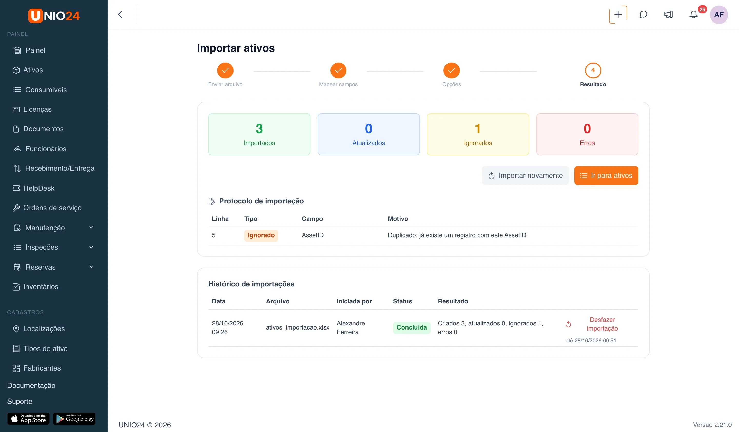 Etapa “Resultado”: quatro contadores coloridos — 3 “Importados”, 0 “Atualizados”, 1 “Ignorados” e 0 “Erros” —, os botões “Importar novamente” e “Ir para ativos” e a tabela “Protocolo de importação” com a linha ignorada “Duplicado: já existe um registro com este AssetID”