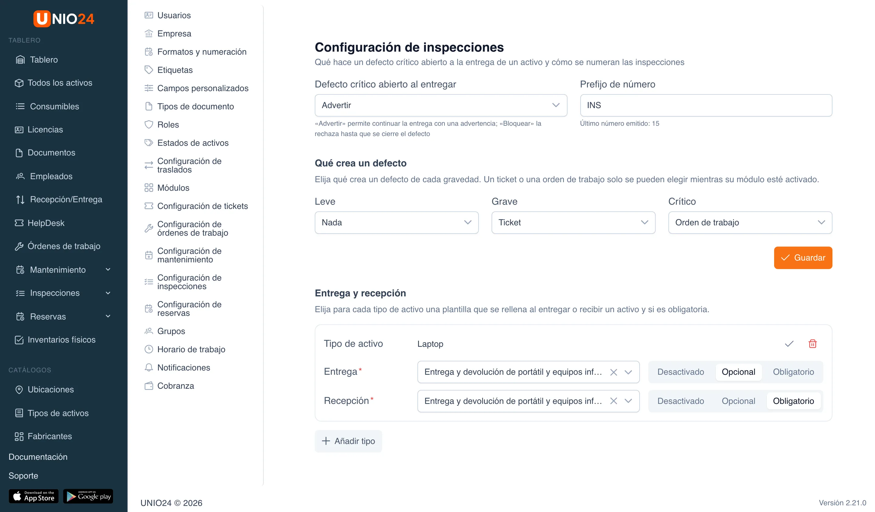 Bloque «Entrega y recepción» de la página «Configuración de inspecciones»: tarjeta de regla para el tipo de activo «Laptop» con la fila «Entrega» (plantilla «Entrega y devolución de portátil y equipos informáticos», modo «Opcional») y la fila «Recepción» (la misma plantilla, modo «Obligatorio»), y el botón «Añadir tipo»