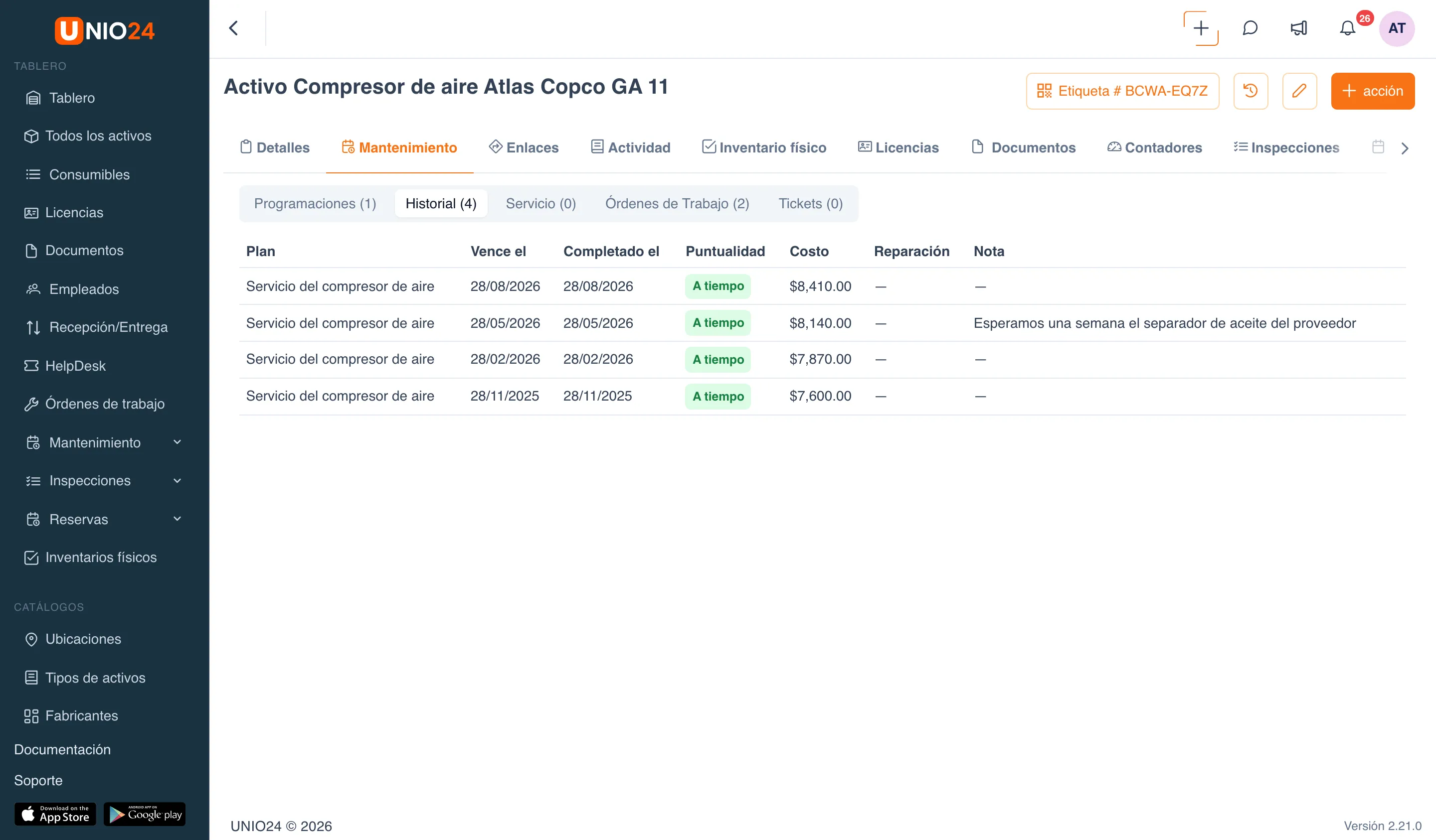 Ficha del activo «Compresor de aire Atlas Copco GA 11», pestaña «Mantenimiento», sección «Historial»: tabla con las columnas «Plan», «Vence el», «Completado el», «Puntualidad», «Costo», «Reparación», «Nota» y las etiquetas «A tiempo»