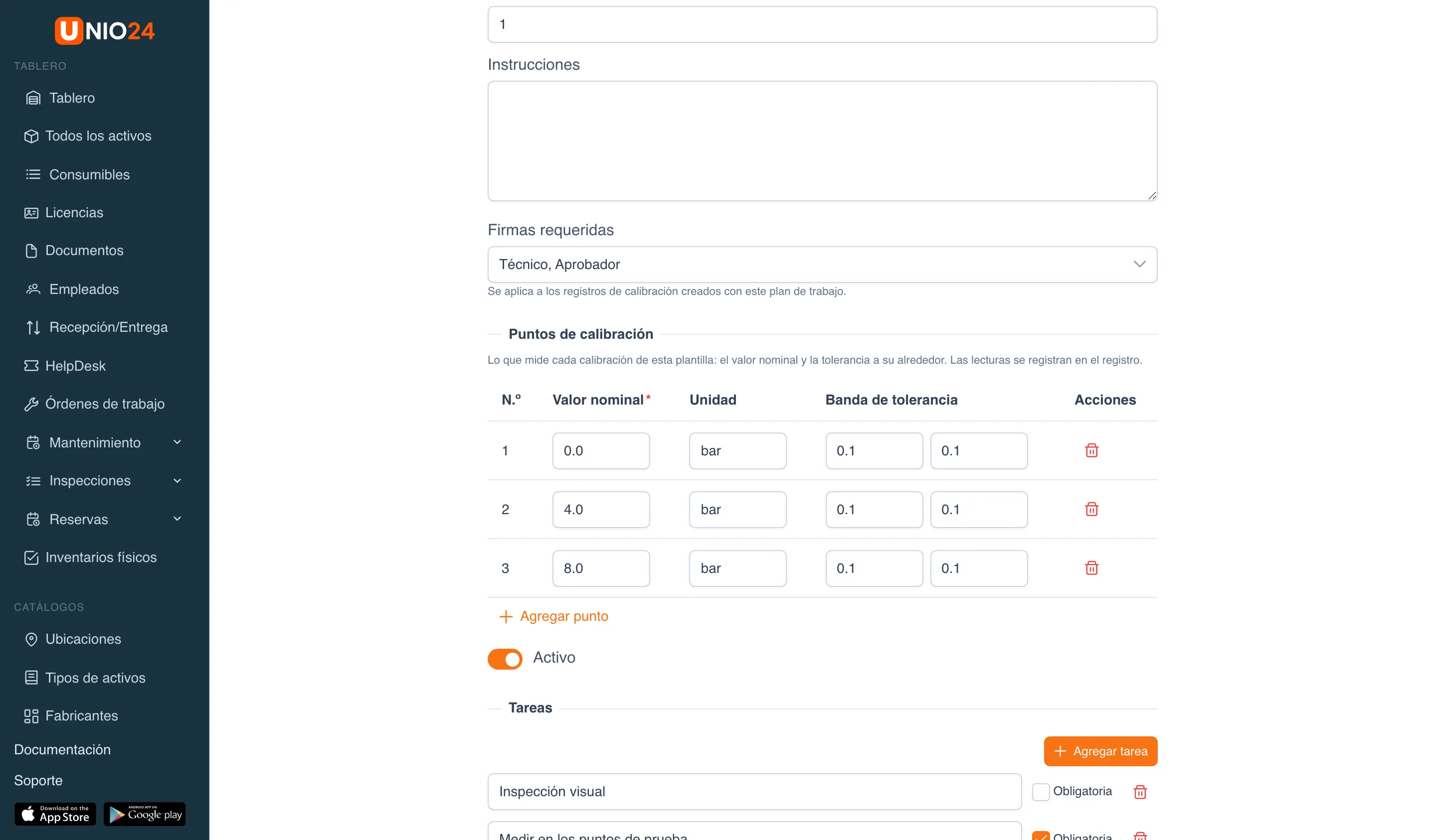 Plan de trabajo «Calibración de manómetros»: campo «Firmas requeridas» con el valor «Técnico, Aprobador», bloque «Puntos de calibración» con tres puntos de 0, 4 y 8 bar y tolerancia de 0.1 hacia abajo y hacia arriba, botón «Agregar punto», interruptor «Activo» y el inicio del bloque «Tareas»