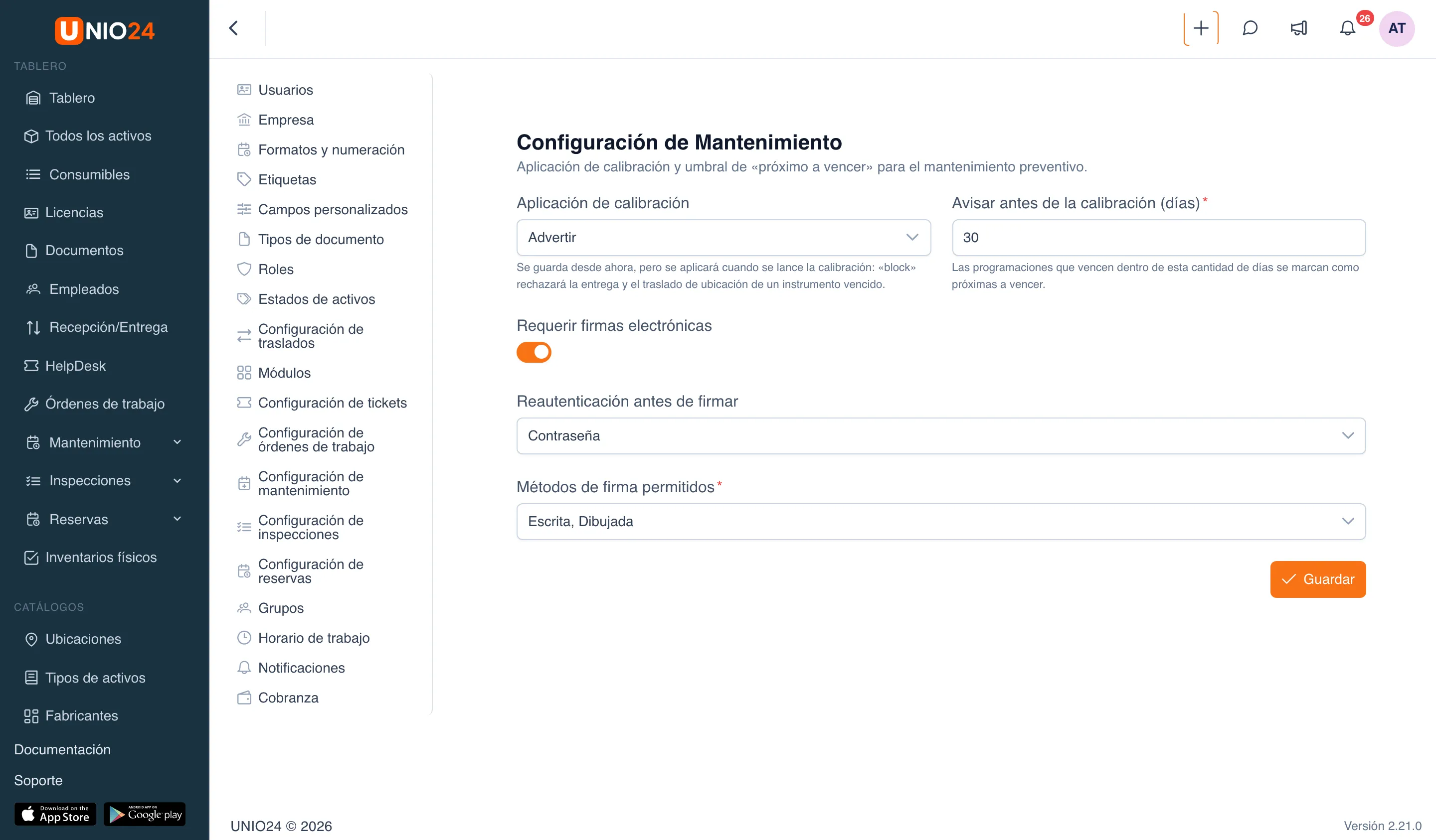 Página «Configuración de Mantenimiento»: campos «Aplicación de calibración» y «Avisar antes de la calibración (días)», interruptor «Requerir firmas electrónicas», campos «Reautenticación antes de firmar» y «Métodos de firma permitidos» y el botón «Guardar»