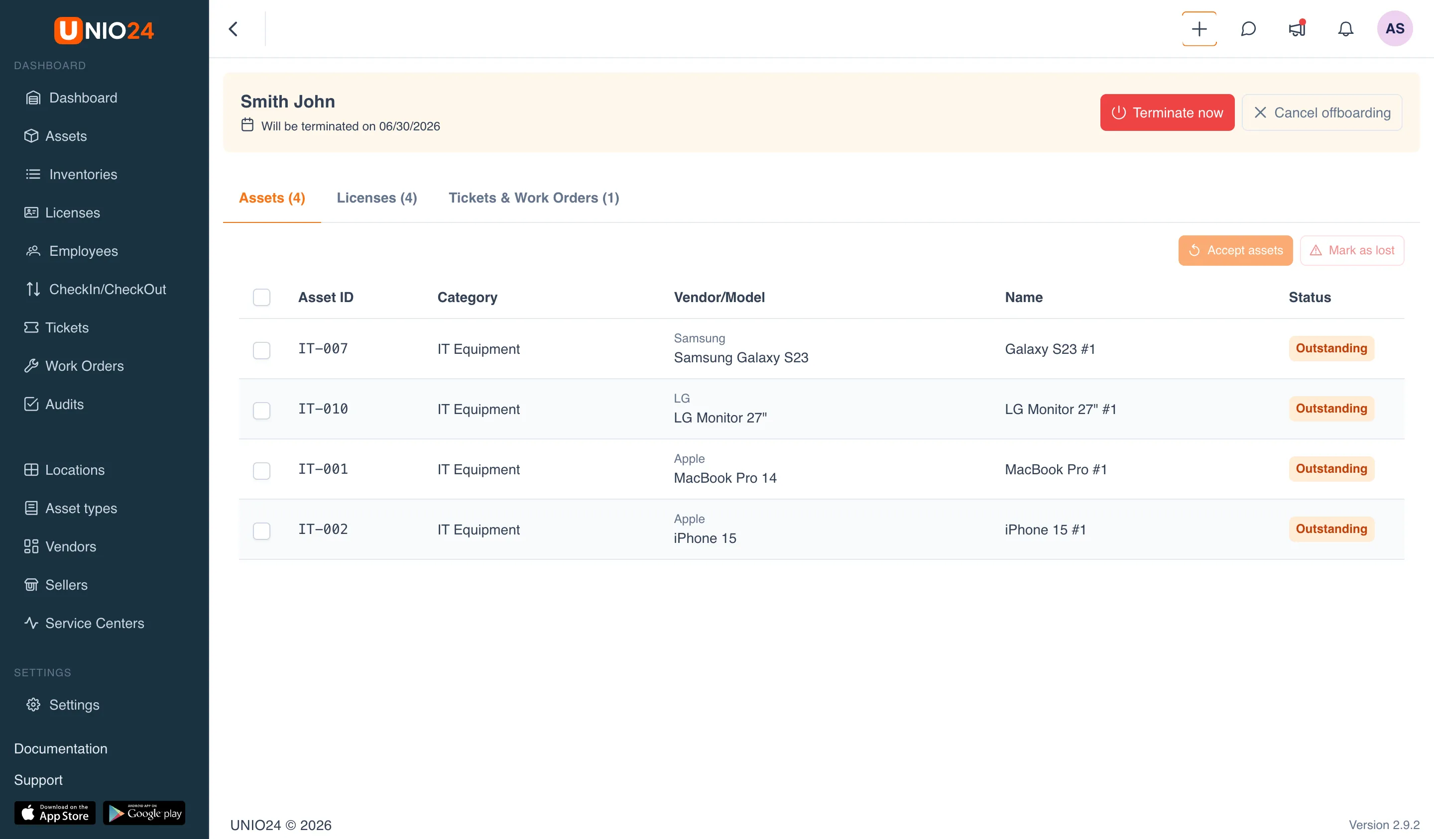 The employee offboarding process screen: tabs "Assets (4)", "Licenses (4)", "Tickets & Work Orders (1)", and "Locations (1)" with an item counter in each; on the "Assets" tab — a table of assets with a "Status" column ("Outstanding"), row selection checkboxes, and an "Accept assets" button