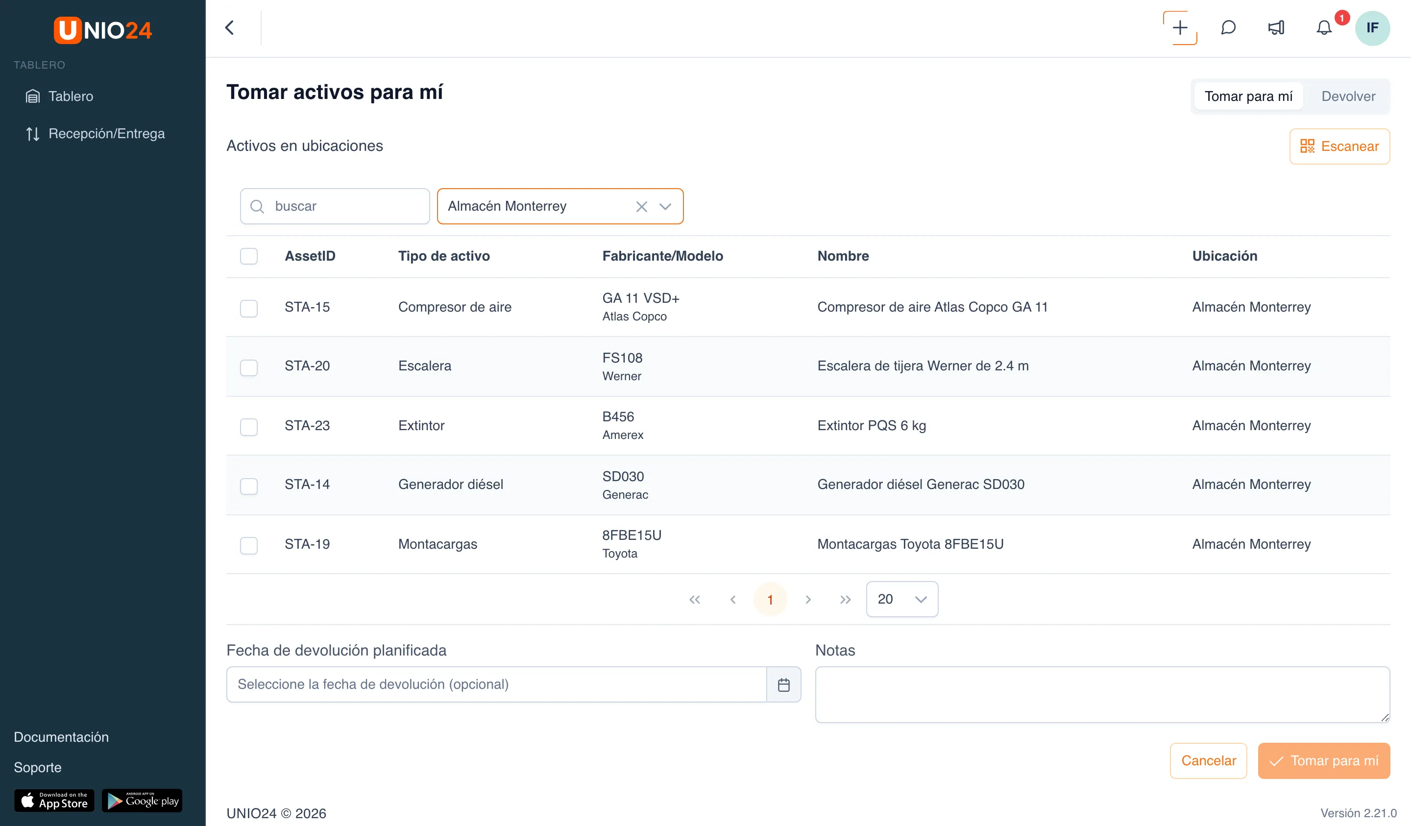 Página «Tomar activos para mí»: selector «Tomar para mí» | «Devolver», botón «Escanear», buscador y filtro de ubicación con el valor «Almacén Monterrey», tabla de activos con las columnas «AssetID», «Tipo de activo», «Fabricante/Modelo», «Nombre» y «Ubicación», y debajo los campos «Fecha de devolución planificada» y «Notas» y los botones «Cancelar» y «Tomar para mí»