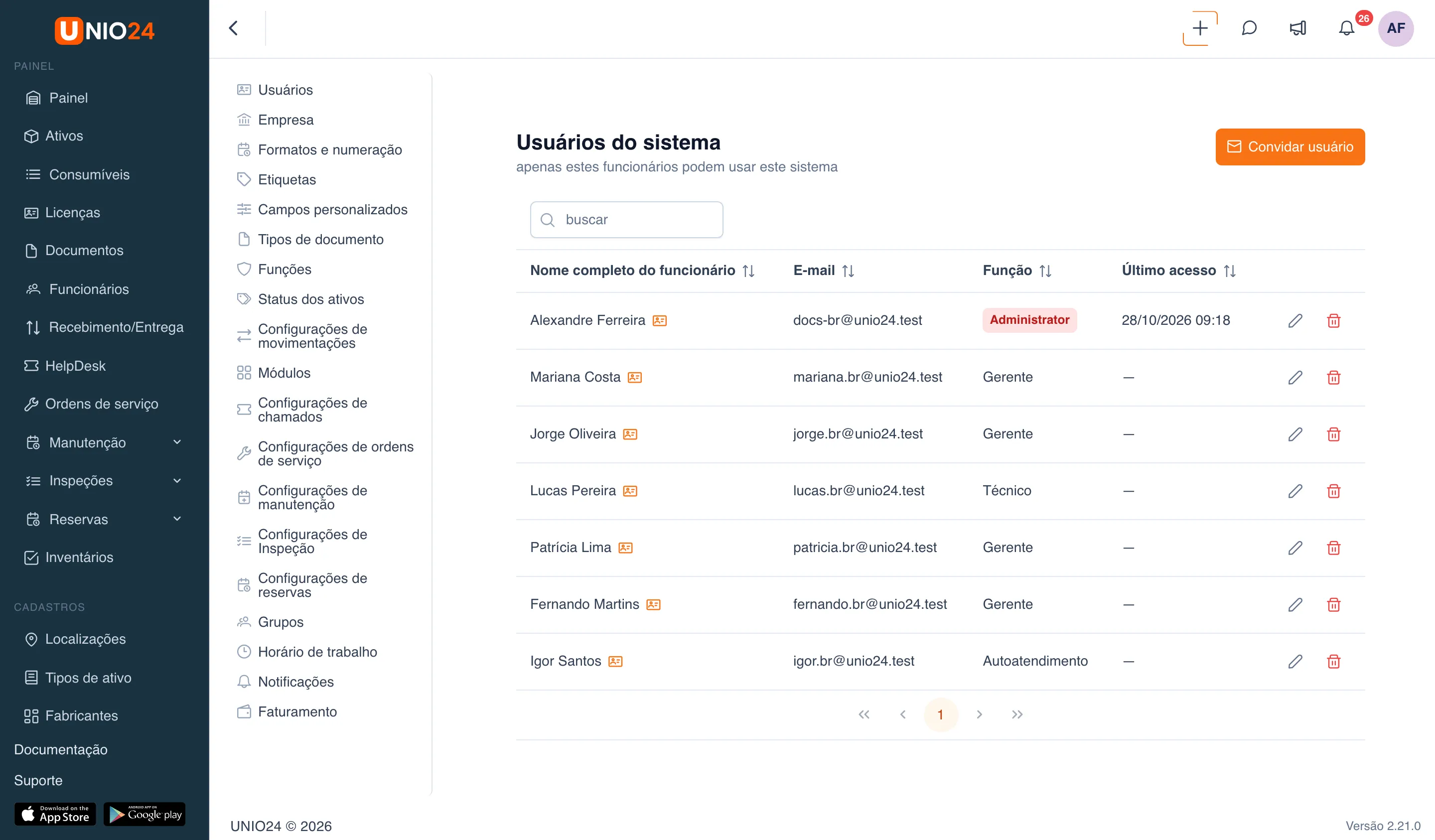 Seção «Configurações»: menu à esquerda com as páginas Usuários, Empresa, Formatos e numeração, Etiquetas, Campos personalizados, Tipos de documento, Funções, Status dos ativos, Configurações de movimentações, Módulos, Configurações de chamados, Configurações de ordens de serviço, Configurações de manutenção, Configurações de Inspeção, Configurações de reservas, Grupos, Horário de trabalho, Notificações e Faturamento; à direita, a lista «Usuários do sistema»